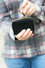 Load image into Gallery viewer, Think It Over Black Woven Vegan Accordion Zipper Cardholder