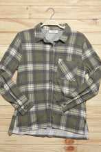 Load image into Gallery viewer, Olive Plaid Lightweight Button Up Shacket