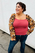 Load image into Gallery viewer, Marsala Rib Floral Bubble Sleeve Slim Fit Top