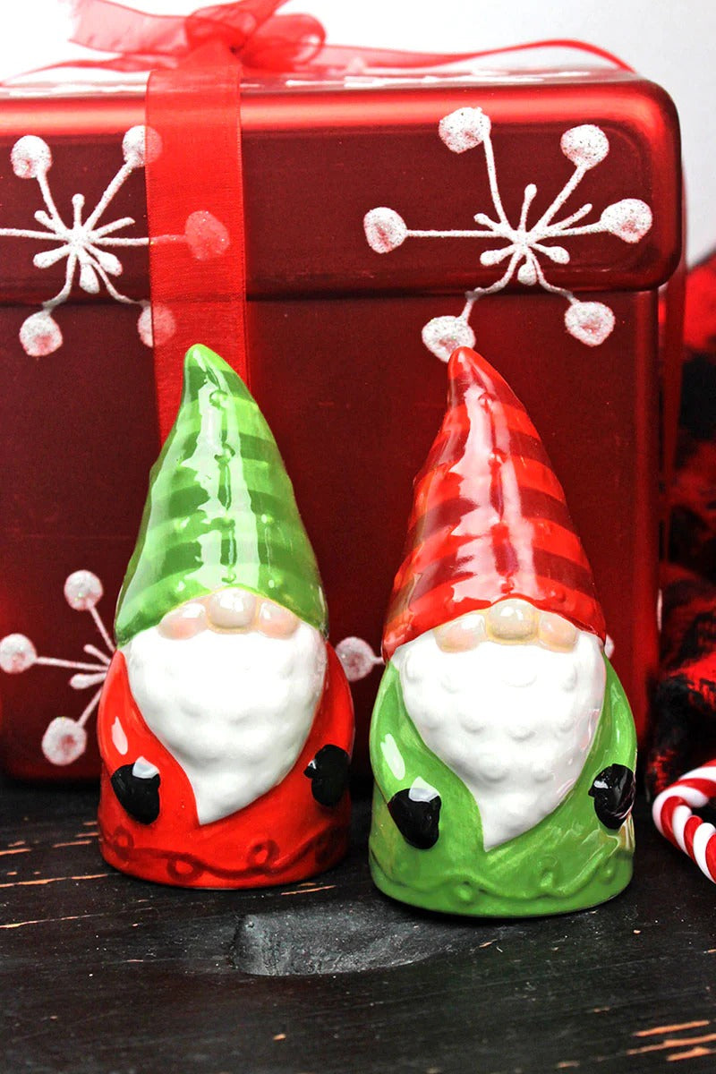 CHRISTMAS GNOME SALT & PEPPER SHAKERSdECORATION