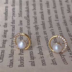 18K GOLD PLATED CIRCLE PEARL EARRING - Unique Inspirations by Tracy and Anna