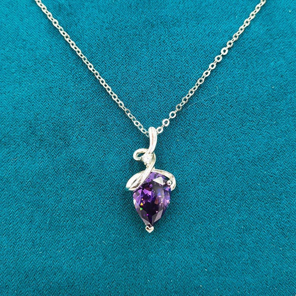Pendant Necklace - Unique Inspirations by Tracy and Anna