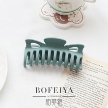 Load image into Gallery viewer, OVERSIZED HAIR CLIPS - Unique Inspirations by Tracy and Anna