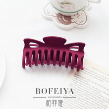 Load image into Gallery viewer, OVERSIZED HAIR CLIPS - Unique Inspirations by Tracy and Anna